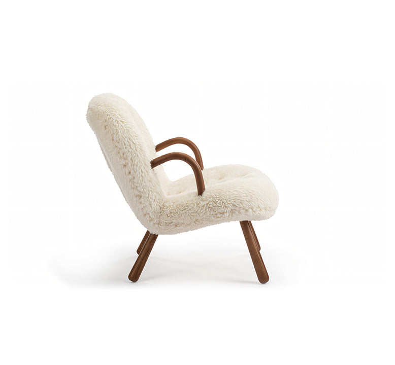 Gubi Clam Chair, White Long Hair Sherpa