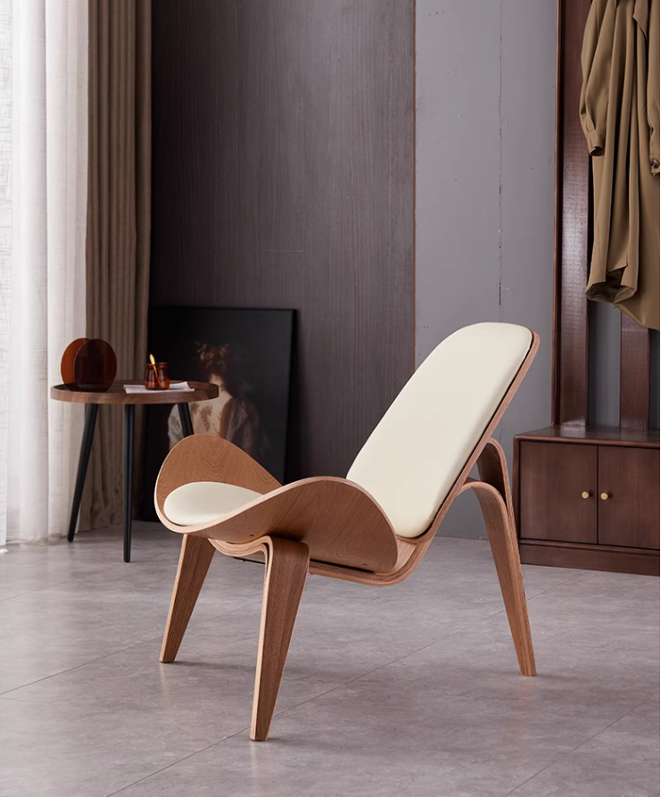 Hans Wegner CH07 Shell Chair, White & AshDescription



Introducing the Hans wegner armchair in White Ash, an iconic piece of mid-century modern design. This retro armchair seamlessly combines artistic flai